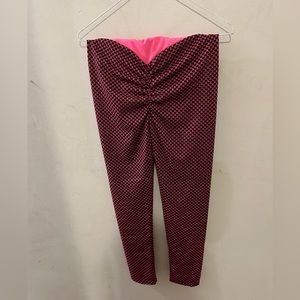 Those Tik Tok butt leggings ;)